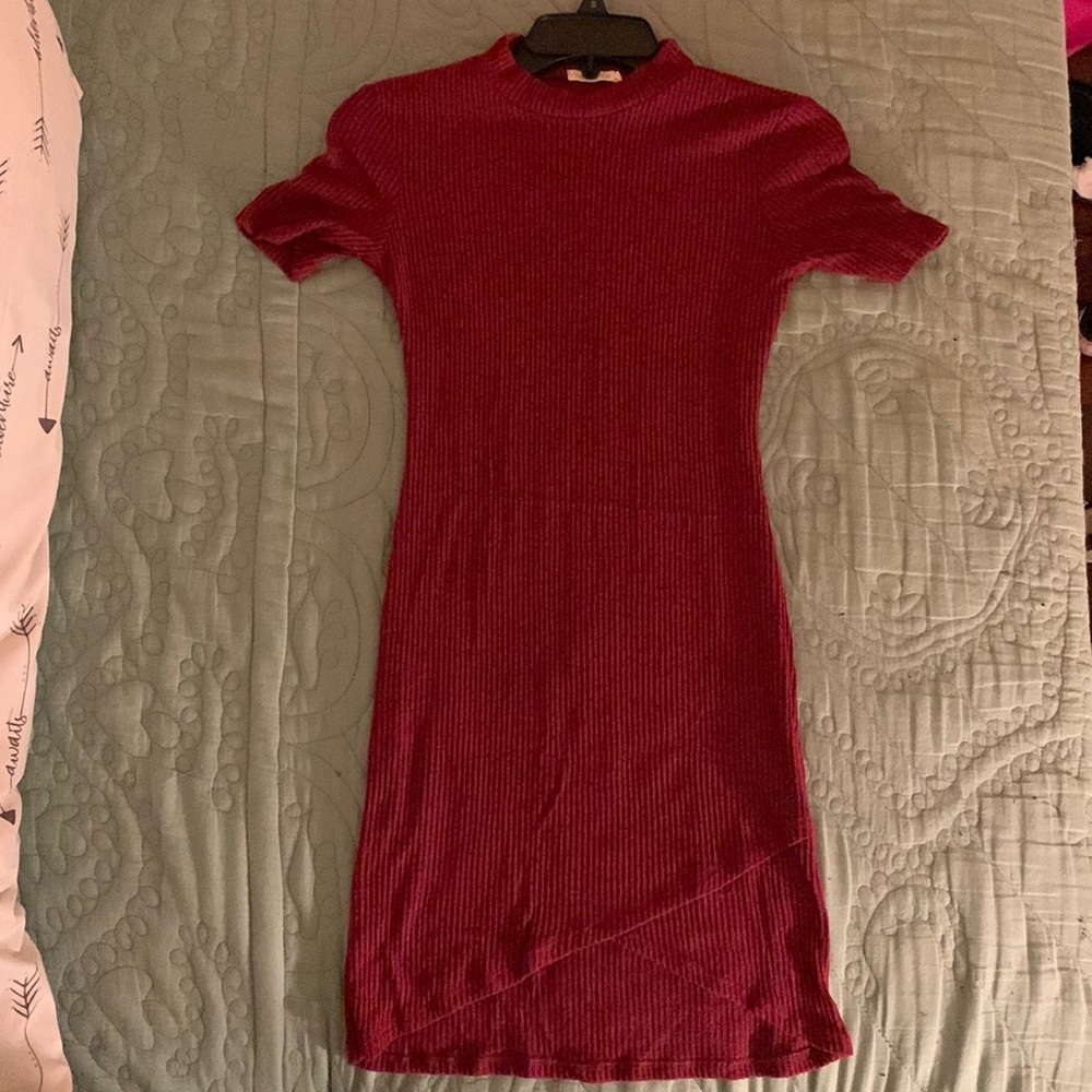Selling a red tight dress. Size M. Brand Heart & Hips.